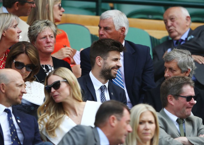 LONDON, ENGLAND - JULY 04: Spanish footballer Gerard Pique in the stands in Centre Court on day three of the Wimbledon Lawn Tennis Championships at All England Lawn Tennis and Croquet Club on July 4, 2018 in London, England. (Photo by Clive Mason/Getty Images)