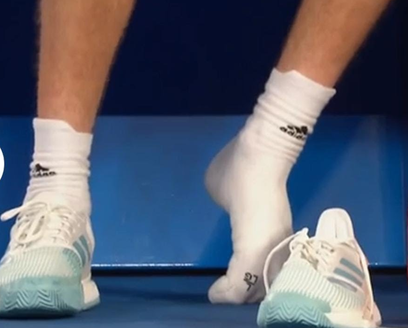 Кой е моделът на adidas, който предизвика "Обувкагейт" Кой е моделът на adidas, който предизвика "Обувкагейт"