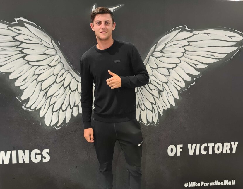 Алекс Лазаров сред посланиците на Nike в България Алекс Лазаров сред посланиците на Nike в България