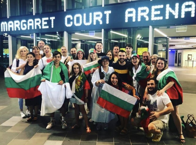 Григор Димитров направи специален подарък на българските фенове в Мелбърн (снимка) Григор Димитров направи специален подарък на българските фенове в Мелбърн (снимка)