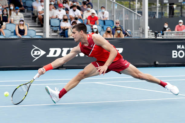 Алкарас откри Australian Open и сезона си с безупречен мач Алкарас откри Australian Open и сезона си с безупречен мач