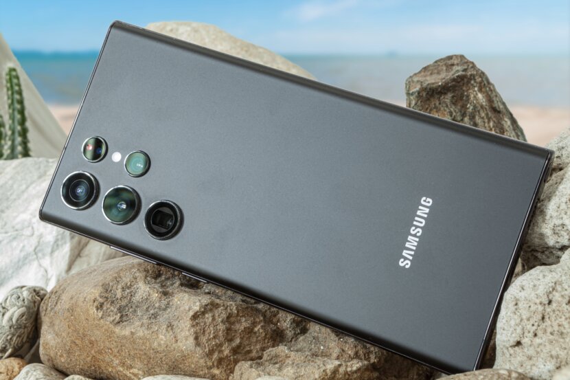 Samsung Galaxy S22 Ultra: Където работата и удоволствието се срещат