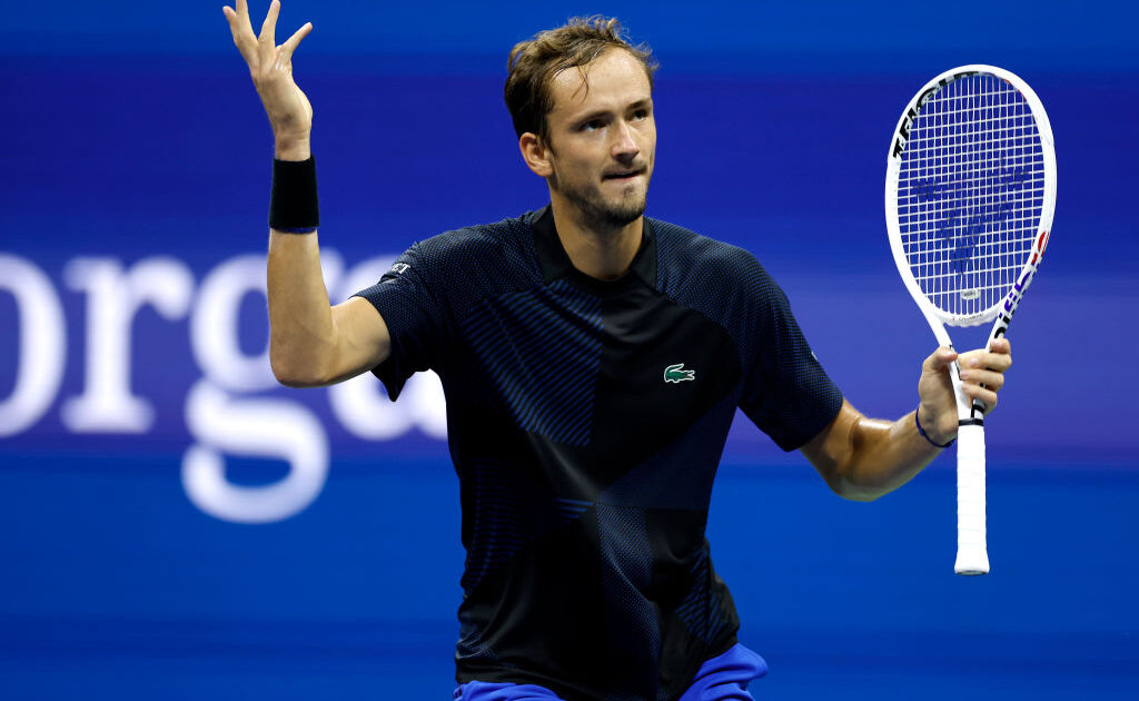 Сезонът на Даниил Медведев започна бурно Полуфинал на ATP Cup