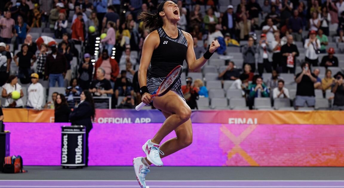 WTA Finals, групова фазаКаролин Гарсия – Дария Касаткина 4-6 6-1