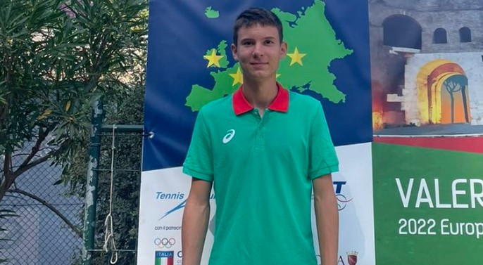 Една от младите надежди на българския тенис – Илиян Радулов,