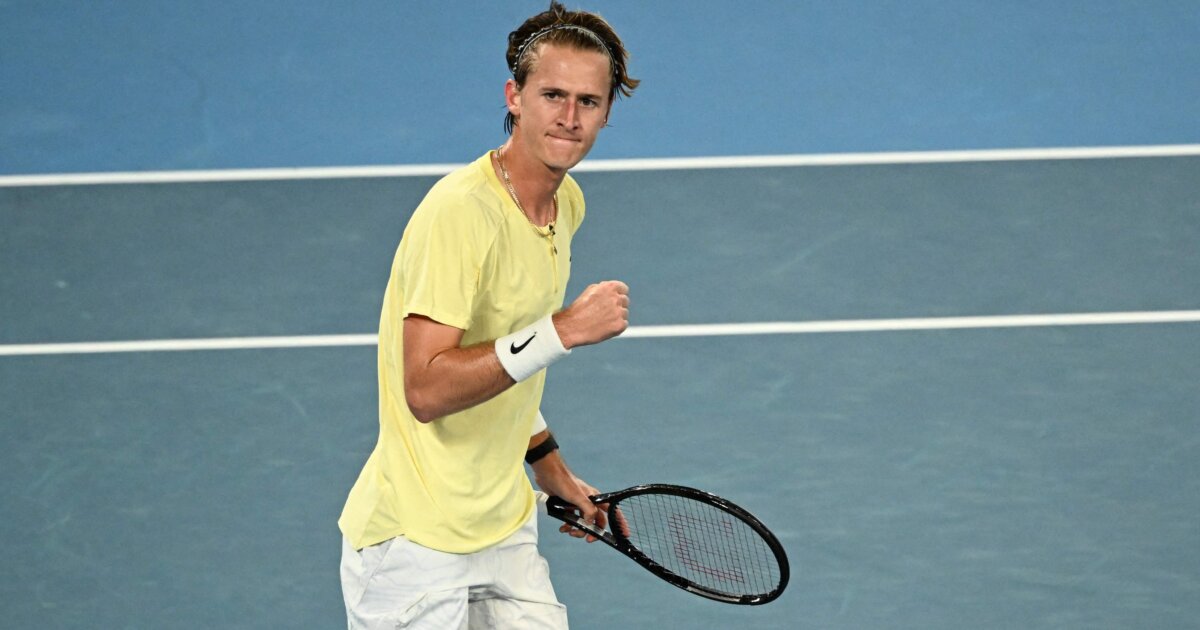 Australian Open, трети кръгСебастиан Корда – Даниил Медведев 7-6(7), 6-3,