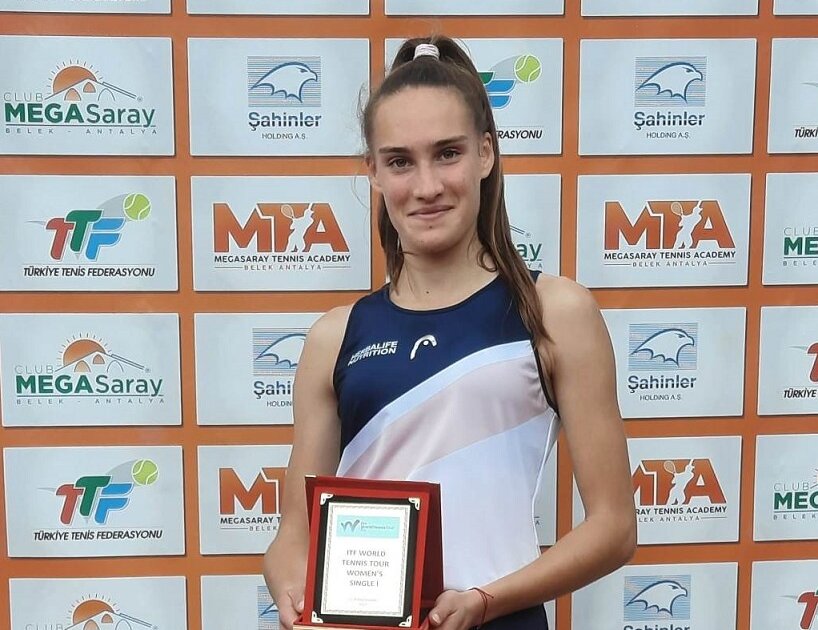 ITF W15 Анталия, финалДенислава Глушкова – Наталия Сенич 6-2, 6-4Денислава