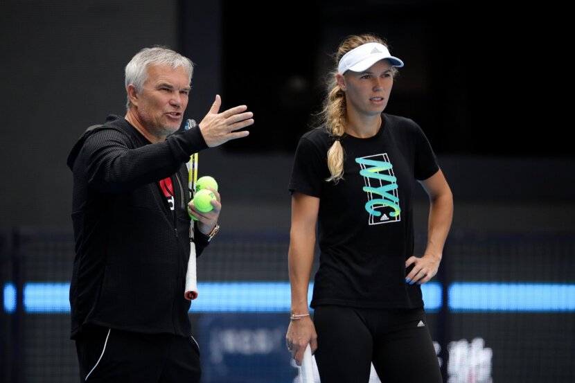 Бащата на Возняки с критика към WTA - организацията не помага на майките в тениса