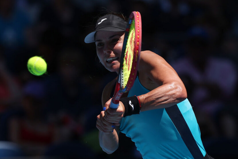 Виктория Томова отпадна на двойки на Australian Open