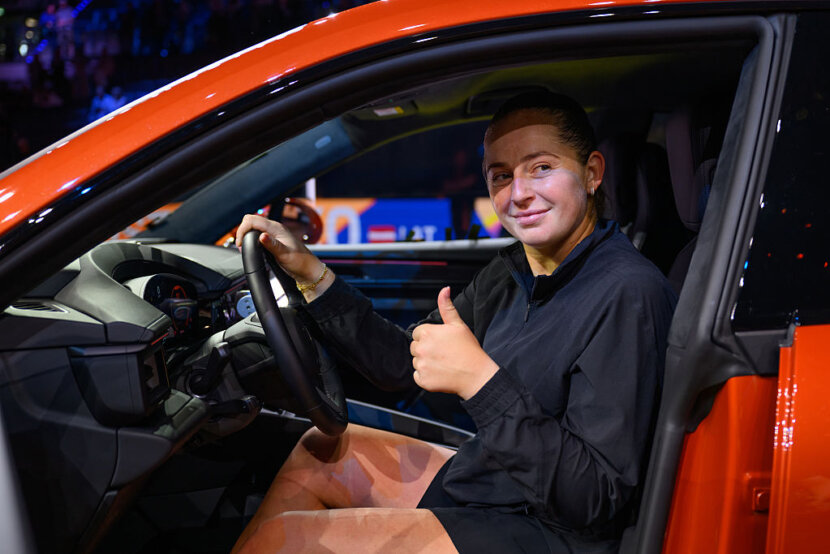Остапенко си спечели Porsche, Сабаленка ще си купи Остапенко си спечели Porsche, Сабаленка ще си купи