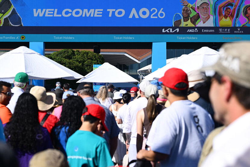 Australian Open чупи рекорди по посещаемост, но зрителите не са щастливи Australian Open чупи рекорди по посещаемост, но зрителите не са щастливи