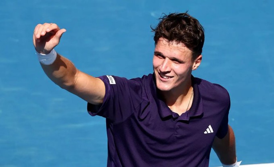 Якуб Меншик сложи край на победната серия на Себастиан Баес